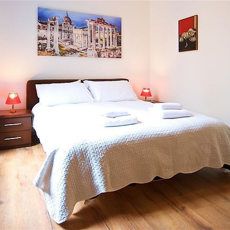 Vetrina Holidays Apartment Navona Roma Ngoại thất bức ảnh